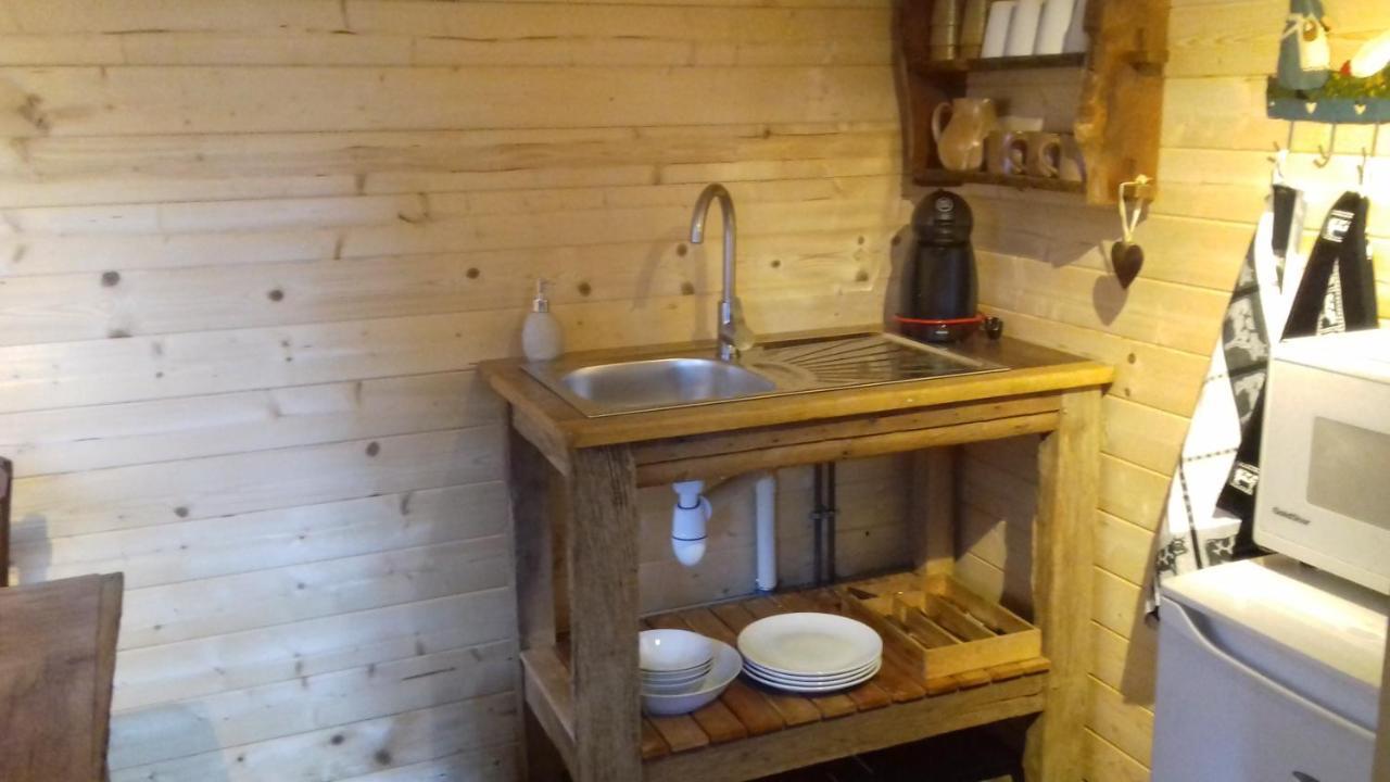 Bed and Breakfast Les Chevreuils Saint-Sylvestre-de-Cormeilles Exterior foto